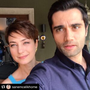 Yunus Emre Yıldırımer Instagram - @sanemcelikhome
Teyze & yeğen. #edho