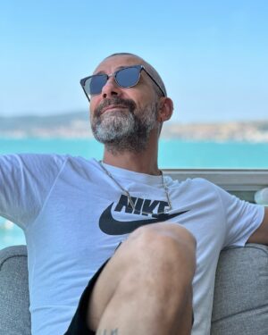 Yunus Günçe Instagram - Yaz mı geldi yoksa?
📸 @isikselin