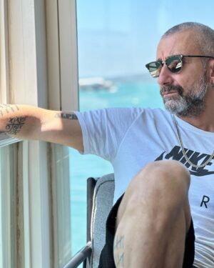 Yunus Günçe Instagram - Yaz mı geldi yoksa?
📸 @isikselin
