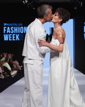 Yunus Günçe Instagram - Final🥰
@isikselin @karikocaisleri 
@haktanbucke @brandofh @antalyafashionweek 
#haktanbucke #brandofh #antalyafashionweek #antalya #fashion #modeling #runway #models