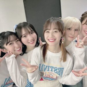 Yuri Yoshida Instagram - 世界を笑顔に、できたかな！？🌍🌟

ハピラキフェス🎪
アーカイブ配信のチケットが受付中です〜！

会場に来られなかった方、
来た上であのシーンがもう一度！な方、
ぜひ何度でも楽しんでください🫶🧡🧸

#ハピラキフェス #ハロハピ #バンドリ