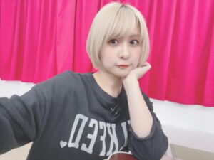 Yuri Yoshida Instagram - マッシュショート
だいぶ馴染んできた？
#金髪 #ブリーチカラー #shorthair