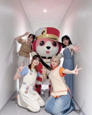 Yuri Yoshida Instagram - ハロハピ🎪🐻初の単独イベント
「ハッピー！ラッキー！スマイル！フェスティバル！」
6人で初めてのステージ、バンド活動！
⁡
ご来場くださった皆様、本当に本当にありがとうございました、、！！！
楽しくて、あっという間だったよ。
⁡
ハロハピを心待ちにしてくれて、
こうして会いにきてくれて
本当にありがとうございます

きっとまた 世界を笑顔にするバンド活動を 
みなさんの前で、ステージで、そして、
6人全員で出来ると信じて、、！
⁡
たくさんの笑顔をありがとう！！！！！！！
⁡
HLSY💜🧡💛🩷💙🩵

#ハロハピ #ハピラキフェス #バンドリ #ガルパ
#伊藤美来 ちゃん #黒沢ともよ ちゃん #豊田萌絵 ちゃん #田所あずさ ちゃん
