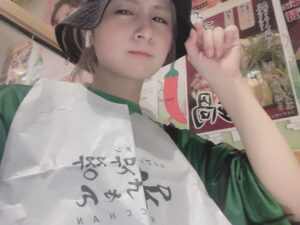 Yuri Yoshida Instagram - ぼっちなのでサムギョプサルも一人で食える