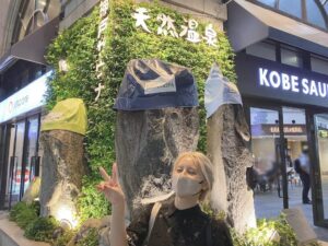Yuri Yoshida Instagram - 関西サウナ巡り🧖‍♀️🌈

行ってみたかった名所をガンガン回れて幸せでした！
スケジュール的に泣く泣く諦めたところもたくさんあるから
また行きたいな〜〜〜

全体的に湯船が深かったのは、地域の特性なのかなぁ？

サウナもサッカーも
寒さのせいか落ち込みがちな気持ちが、全部手放しで忘れられていいね。
W杯日本代表、決勝トーナメント進出おめでとうございます！

#神戸サウナ #サウナの梅湯 #大東洋レディススパ 
#サウナ #サ勝 #サ活女子 #サ女子 #サ旅 #関西サウナ
#よしだサ活