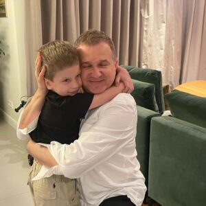Yurii Horbunov Instagram - Це коли татко з роботи повернувся!!
 Мої солодкі!! Щастя!!