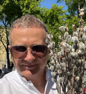 Yurii Horbunov Instagram - Від нині за тиждень-Великдень!!
З Вербною неділею вас!! 
Божого благословення всім і Перемоги!!