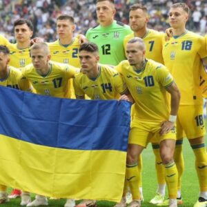Yurii Horbunov Instagram - Ми дякуємо вам хлопці!

Не все склалося як хотілося,не все вдалося,але ви відчували нашу підтримку і впевнений-робили все можливе!!!

Наші найбільші перемоги і наша головна Перемога -попереду!!