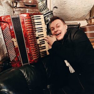Yuriy Khovanskiy Instagram - Мои приколы как баяны - девки от них просто без ума