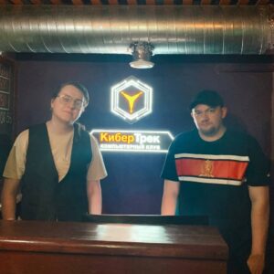 Yuriy Khovanskiy Instagram - Огромное спасибо @cyber_track за предоставленное для съемок помещение. Без вас фильма бы не получилось!

Компьютерный клуб КиберТрек - это:
34 мощных ПК с процессорами Intel Core i5 и видеокартами NVidia RTX
● PRO девайсы HyperX и SteelSeries
● игровые мониторы Benq 144/240Гц
● кресла DXRacer
● лаунж зона с PS4 PRO
● удобное расположение в центре города (напротив метро Звенигородской)

В кибертреке вы можете сыграть абсолютно бесплатно каждую неделю сентября с понедельника по пятницу с 12:00 до 15:00. А так же по промокоду ХОВА вы можете получить 3 часа бесплатно при покупке любого пакета!