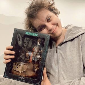 Yuriy Khovanskiy Instagram - Прибыл подгон от @ubisoft_ru, викинги - сила! Кто до сих пор не играет, тот трэлл.