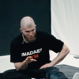 Yusuf Raisov Instagram - «О люди! Воистину, Мы создали вас из мужчины и женщины и сделали вас народами и племенами, чтобы вы узнавали друг друга, и самый почитаемый перед Аллахом среди вас – наиболее богобоязненный» (Коран 49:13)