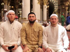 Yusuf Raisov Instagram - Mosque of the Prophet MUHAMMADﷺ #UMRA #BROTHER #medina