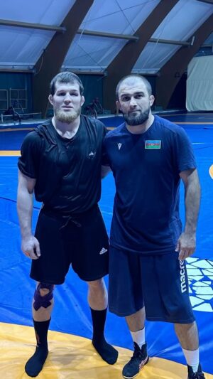 Yusuf Raisov Instagram - Либо ты выкладываешься на протяжении всей карьеры на 1000% окружая себя правильными людьми, либо у Вас ничего не получится! 🤼 
#WrestlingAzerbaijan @zelimkhan_huseynov