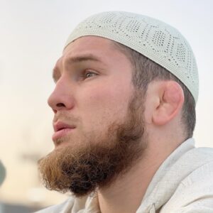 Yusuf Raisov Instagram - Несколько часов до первого дня поста #2023
Пусть АЛЛАХ1 укрепит нас в совершении молитв, чтении Корана и в оставлении грехов которые мы совершали!

 ‏الله أكبر‎
