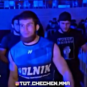 Yusuf Raisov Instagram - Впервые ступил на борцовский ковёр , за что благодарен своим братьям @wolnik__league
Схватка с моим соперником и Братом получилась зрелищной и бескомпромиссной.
Рад что дебют сложился в мою пользу , поработаю над тонкостями правил борьбы и можно вернуться на турнир «Вольник»
С такими секундантами нельзя проигрывать @askhab_74 @zhamalov_razambek
