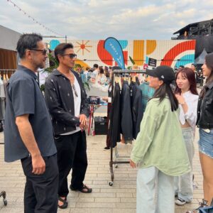 Yûsuke Iseya Instagram - #greenroomfestival @ #ロアークリバイバル #tymer ブースにて！
短い滞在だったけど、沢山の人に会いました〜♪
僕がデザインした婚約ペンダントをオーダーしてくれたマユちゃんとも会った❣️
スノーボーダーのはるなちゃんが居て、
奄美でかサーフガイドしてくれた緑さんにも！
そしてWHRの横井さんまで！
みんな元気だ🤩