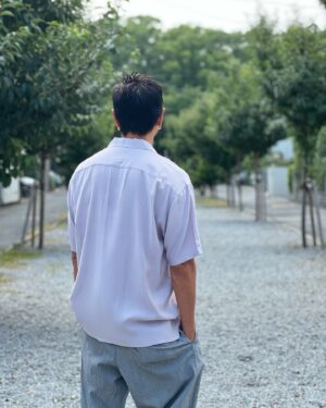 Yûsuke Iseya Instagram - Hot shirts in the Hot days in this summer!
GONZO "HEART STUDIO" S/S WOVEN-COMFORT FIT

　淡い紫色の、クラシカルで上品なベースカラーに、シンプルな幾何学模様が光沢のある刺繍で施され、全てが相まって、素晴らしいカラートーンと雰囲気を生み出しているではないですか！

　デザインとしてとても大好物です。

@roark_japan 
#roark 
#roarkrevival 
#bystreet_or_bytrail 
#ロアーク
#ロアークリバイバル 
#シャツコーデ 
#シャツコーデメンズ 
#シャツコーディネート