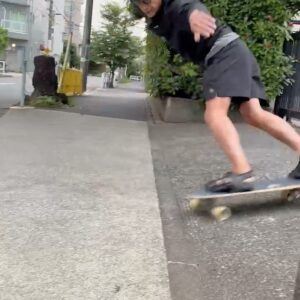 Yûsuke Iseya Instagram - ちょっと寒い時にこんなのがあれば、助かります。
暑い時も、小さくなって携帯出来るので、助かります。

しかも、ストレッチも効いている、透湿撥水のジャケットです。

助かるなぁ〜、"SECOND BREATH"
@roark_japan 

#roark 
#roarkrevival
#bystreet_or_bytrail 
#ロアーク 
#ロアークリバイバル