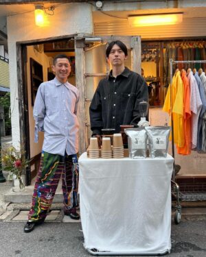 Yûsuke Iseya Instagram - 学芸大学　「endless」　and「endress gallary」にて、『シャツと珈琲と私。』5月6日(月)までです！
つい最近、アメリカに買い出しに行っていたオーナーの清水くんが、その目で選んできた逸品達が並びます。
楽しいから見に行ってみてね！

@endresstheshop 
@endress_gallery 

#古着 
#古着屋 
#secoundhand 
#secoundhandshirt 
#アクセサリー 
#コーヒー 
#accessories 
#coffee 
#coffeetime