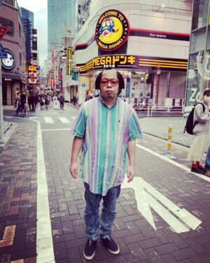 Yusuke Nishizawa Instagram - 岸です。お久しぶりで。今日は渋谷いうとこまで行きましてん。若人がいっぱいいてんねん。もう寒いから風邪気をつけようおもてんねん。
#太秦魂
#太秦があって
#岸がある
#チョコリエールうまい
#よしんば
#岸大介
#太秦の空き時間
#何してますのん