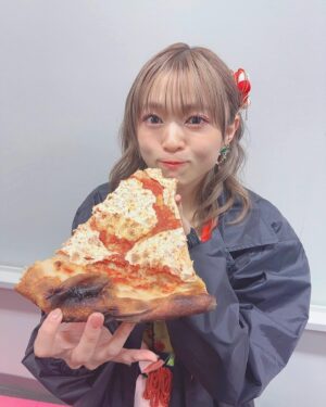 Yuuki Wakai Instagram - We performed in New York！🇺🇸
⁡
I was so happy to perform in front of you guys♡
⁡
⁡
Anime NYC2023にてi☆Risとしてライブをしてきました！
⁡
来年公開される劇場版i☆Risのプロモーションもこめて
ちょっとだけ映画の台詞を生朗読したりもしました🎤
⁡
アニメが世界でこんなにも愛されてるのを改めて見て
なんて誇らしい日本の文化なんだろうと感じたよ♡
⁡
海外の皆さんがちゃんと日本語でコールをしてるのも面白かった！！笑
⁡
海外に行く度にいい刺激をたくさんもらうなあ！
また早く行きたい！！！！
⁡
#animenyc
#animenyc2023 
#newyork 
#timessquare 
#ピザでかすぎ
#ピザ美味すぎ