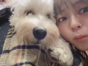 Yuuki Wakai Instagram - 誕生日を迎えました🎂
⁡
そして、ノアがうちに来て1周年🐶♡
⁡
色々奇跡なおめでたい日♡
楽しく生きていきたいなあ！
そしてみんなにもHappyを与えられますように♡
⁡
#happybirthday #australianlabradoodle #ドゥードル
