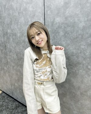Yuuki Wakai Instagram - 時差投稿になっちゃいましたが、撮影の時に着た衣装が可愛いの沢山だったので載せていきます☺︎♡
⁡
i☆Risちゃんねるでfhánaの佐藤さんと対談させていただいた時のやつです！

こないだ新しい動画撮影してきたからup待っててねー！
⁡
⁡
Styling @shingo_tsuno 

⁡
#春コーデ #低身長コーデ #fashion #youtube 
⁡
