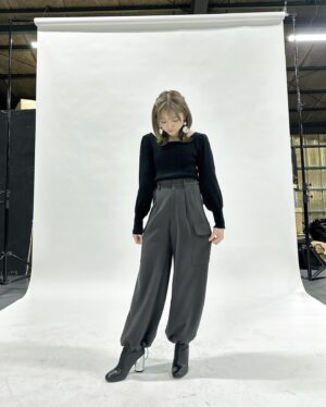 Yuuki Wakai Instagram - 小柄向け女性ブランド「Sirin」さんでオーダーした服が届いたので着用してみました‎🤍
⁡
⁡
デニムはSで、シルエットが綺麗に見えて本当にありがたやありがたや！
丈感もいい！ありがたい！笑
デニムのサイズに困ってる小柄さんにおすすめ‎🤍
⁡
カーゴパンツはXS履いてます！
2wayで、先っちょのくしゅくしゅをほどいたらワイドパンツとして大人っぽく着れるしめちゃよいです！
カジュアルにもモードにもなっちゃう！
⁡
カーゴパンツは発売中です☺︎
⁡
年中愛用します☺︎
⁡
@sirin_jp 

⁡
#sirin #シリン #sirin_style #sirin_snap #PR #低身長コーデ #小柄コーデ