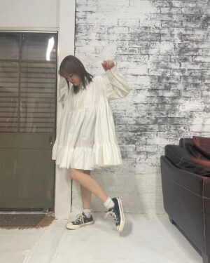 Yuuki Wakai Instagram - 私服☺︎♡

ボリューミーで可愛い🫶
⁡
@litzy__official 

 #ootd #ワンピースコーデ #シャツワンピ #低身長コーデ