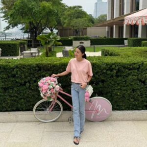 Yuwanat Arayanimisakul Instagram - ให้มันเป็นสีชมพู🩷🩷🩷
.
.
#pink