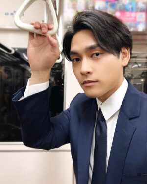 Yuya Yagira Instagram - .
.
やぎらさんがサントリー『金麦』の新メッセンジャーに就任しました🕴

「はじまり（彼）／はじまり（彼女）」篇は2月26日、「同じ町」篇は3月5日から放送開始です📺

わたしも帰ったらお疲れ金麦しようと思います🍺͟͟͞͞ =🍺͟͟͞͞ =( '-' 🍺 )

#サントリー
#金麦