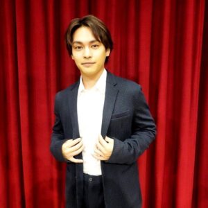 Yuya Yagira Instagram - .
.
NHK国際共同制作特集ドラマ『太陽の子 GIFT OF FIRE』

昨日NHK広島放送局にて完成試写会が行われました！

いよいよです。この作品が沢山の方々に届くことを願っています。
.
.
BS8K先行放送
7月11日15:00-16:20
.
総合テレビ・BS8K・BS4K
8月15日放送19:30-20:50

#太陽の子
#giftoffire
#終戦記念日 
#yuyayagira
#柳楽優弥 
#emporioarmani