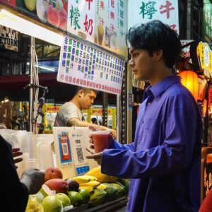 Yuya Yagira Instagram - Shooting in Taiwan！

#高雄
#台灣
#左營果貿社區
#六合夜市
#台湾
#taiwan
#kaohsiung