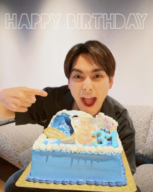 Yuya Yagira Instagram - .
.
★Happy Birthday やぎらさん★
.
先日、一足先にチームHOKUSAI🌊でお祝いしました🎂✳︎
おめでとうございます👏👏
.
#柳楽優弥 #yuyayagira #hokusai