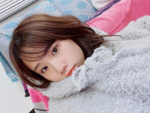 Yuzuki Akiyama Instagram - 今回の作品で
大人メイクして頂いてるので
みなれない大人な顔に
嬉しくて落としたくない人🙋‍♀️

自分じゃできないメイクしてもらえると
わくわくして嬉しい☺️

#おじさんとゆずき
アップされたよ〜〜
みてね❣️ #TikTok
#ティックトッカー
#メイク