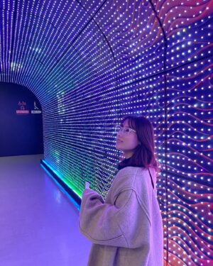 Yuzuki Akiyama Instagram - .
.
クリスマス気分の人🙋‍♀️🙋‍♀️🙋‍♀️

#サンタクロース
#きてください