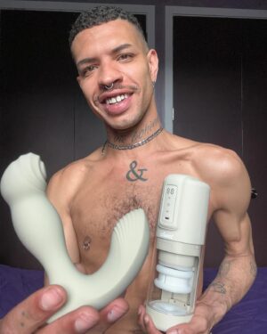 Yvie Oddly Instagram - 🌶️TOY GIVEAWAY!🌶️ I’m hooking EVERYONE up with FREE spicy toys or gift cards to Closet @notagaysexshop! All you have to do is:

🌶️Click the link in my Instagram bio 
🌶️Sign up with your email
🌶️See your gift from me and Closet💋

100% discreet shipping & billing💦 Ships worldwide🌎 Tag someone who deserves a toy

#closetpartner