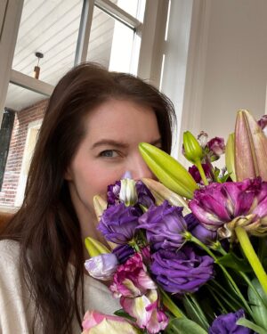 Yvonne Catterfeld Instagram - Was mich glücklich macht: Blumen pflücken und die Zeit vergessen 🌻 #whatmakesmehappy