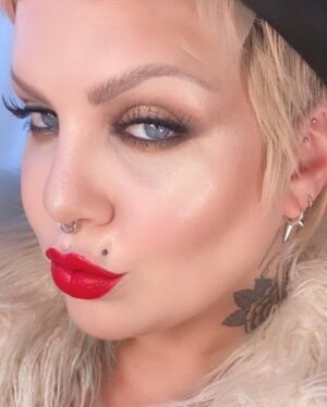 Yvonne MacInnis Instagram - Cruella Inspo photo dump 🖤🤍❤️‍🔥

Welcome to all the new friends here I am so excited to share this next adventure with you all!! ❤️‍🔥❤️‍🔥❤️‍🔥❤️‍🔥

#yvonnetheartist #creativemakeupartist #promakeupartist #makeupmentor #creativemakeup #makeupinspiration #makeuplooks #cruelladevil #cruellamakeup