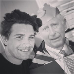 Zac Hanson Instagram - Right after we took this photo, Charlie bit my finger! #corinationday #godsavetheking