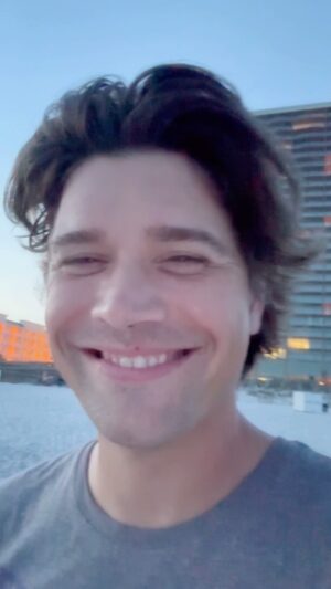 Zac Hanson Instagram - When you get to the beach for summer vacation… doesn’t matter what time you just gotta feel that sand between your toes. #summer #vacation #beach what do you like best, beach or lake life?