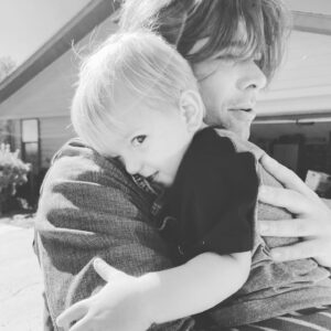 Zac Hanson Instagram - Go to work and work hard, so you can come home to the people that make the work worth doing. #dad #dads #dadirl