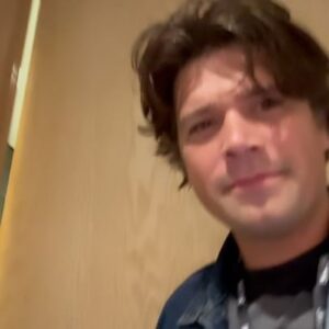 Zac Hanson Instagram - Ever seen anyone with a square butt?