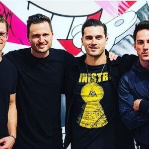 Zach Roerig Instagram - ‘Twas a treat to catch the @gregmike show in LA this weekend. Got to catch up with old friends, new friends, and the little lady got some culture. Amazing work brother.