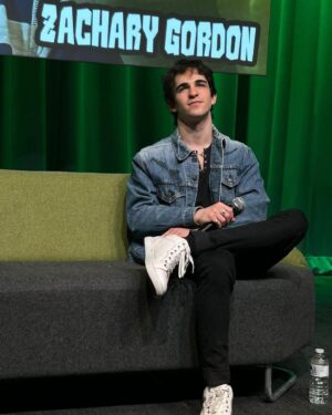 Zachary Gordon Instagram - Missing Liverpool and all the UK fans I was fortunate enough to meet at Comic-con last weekend !! 💚 Thank you for being so kind to me and I can’t wait to meet more of you! ALSO major shoutout to @zacharysbomb for having me write my lyrics on her arm so she could get them tattooed immediately after - very surreal moment for me ♥️ Until next time 😊
