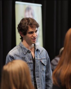 Zachary Gordon Instagram - Missing Liverpool and all the UK fans I was fortunate enough to meet at Comic-con last weekend !! 💚 Thank you for being so kind to me and I can’t wait to meet more of you! ALSO major shoutout to @zacharysbomb for having me write my lyrics on her arm so she could get them tattooed immediately after - very surreal moment for me ♥️ Until next time 😊