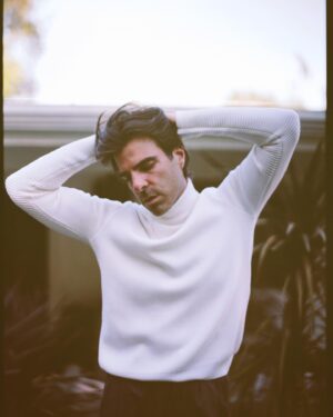 Zachary Quinto Instagram - ✨

@oddamagazine 

📸: @shanemccauley
👔: @sharonchitrit
💇🏻‍♂️: @patriciamoralesla