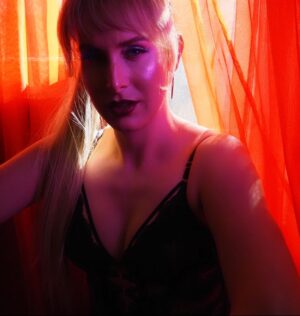 Zackary Drucker Instagram - Sisterhood saves me every day 📸 @antoniacrane 💄✨@elainakarras_🕯️