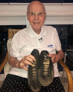Zagallo Instagram - Alguém sabe que chuteira é essa?
.
.
#velholobotaon #baudozagallo